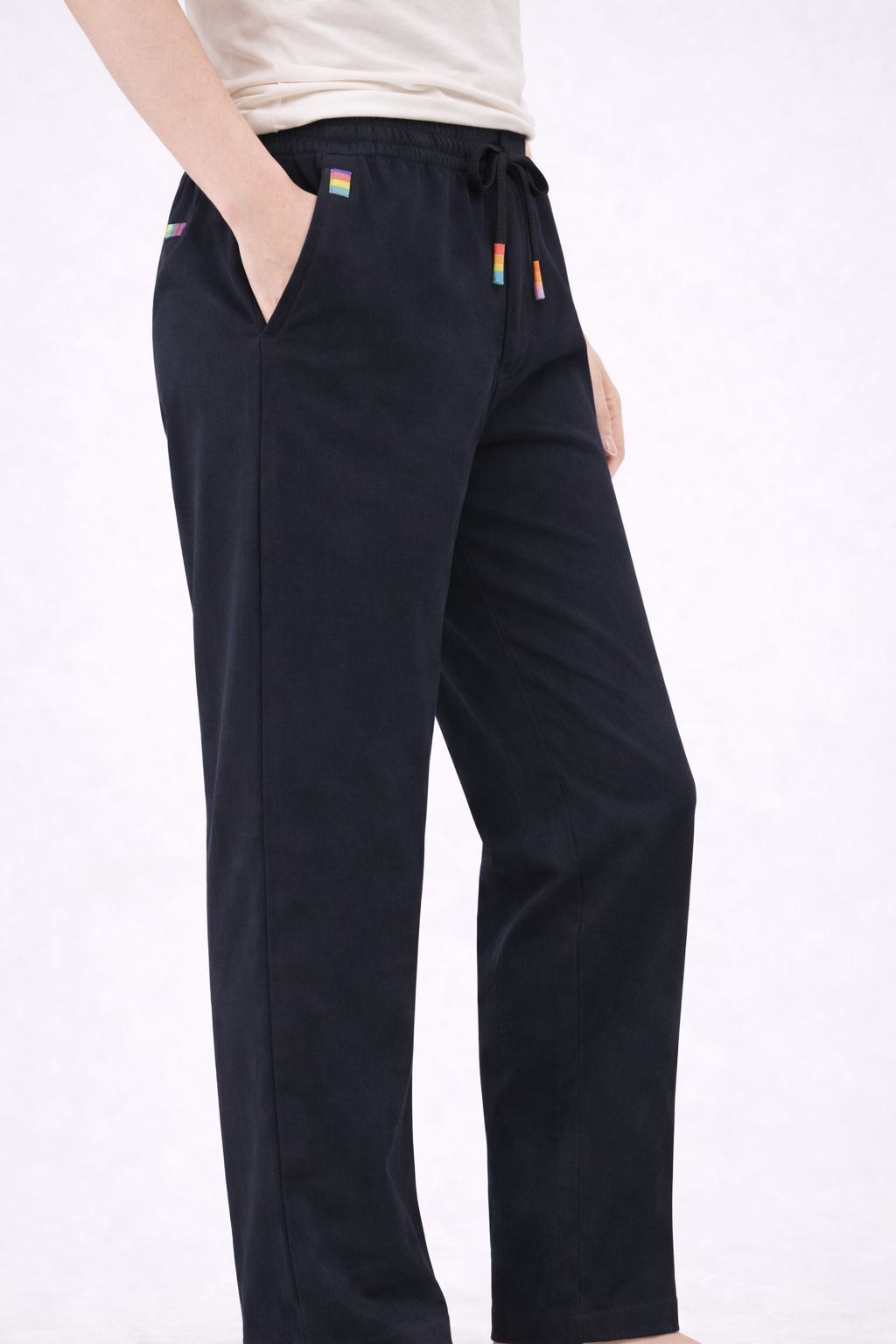 Relaxed pants — Unisex side